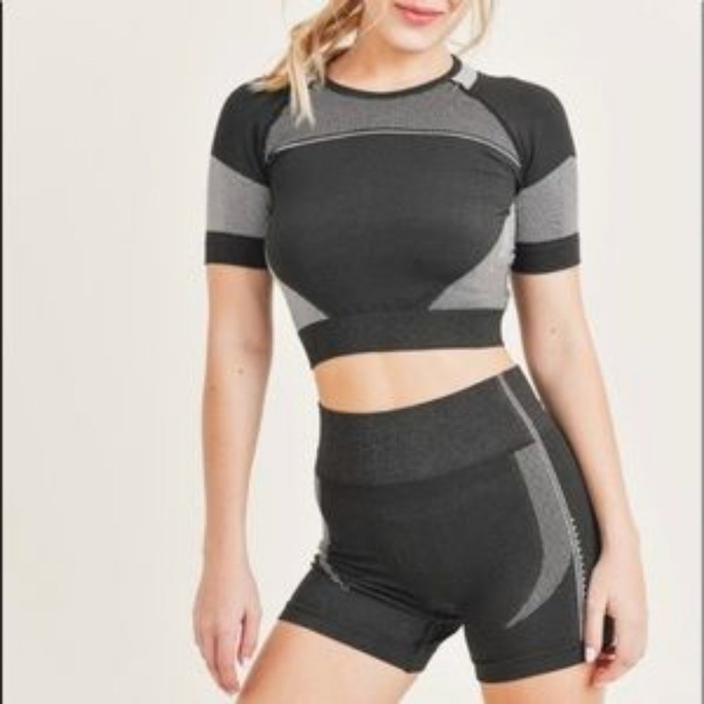 Kimberly C Seamless Athletic Set Cropped Tee and Bike Shorts Black Size L NEW
